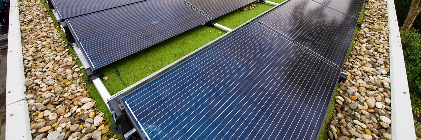 Zonnepanelen aansluiten op groepenkast Zonnepanelen aansluiten op groepenkast