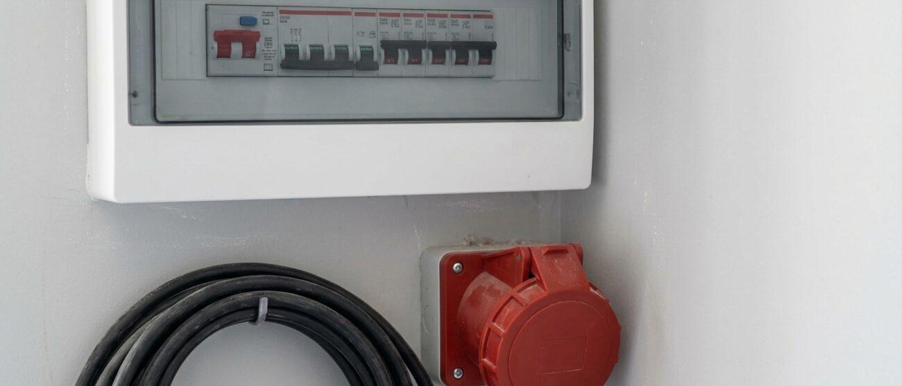 Wat is krachtstroom en wanneer heb je het nodig in een nieuwe woning?