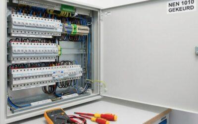 Hoe werkt het uurtarief van een erkende elektricien versus niet-erkend?