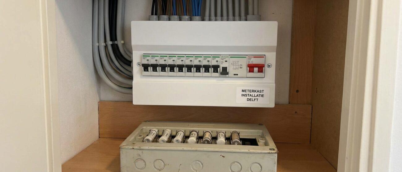 Hoe werkt het vervangen van een verouderde meterkast in Delft door een elektricien?