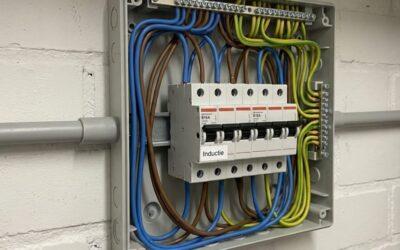 Hoeveel tijd kost het gemiddeld om een extra groep aan te leggen in de kast?