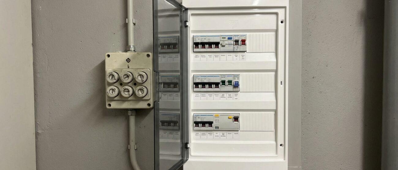 Hoe werkt het upgraden van een oude stoppenkast naar een moderne groepenkast?